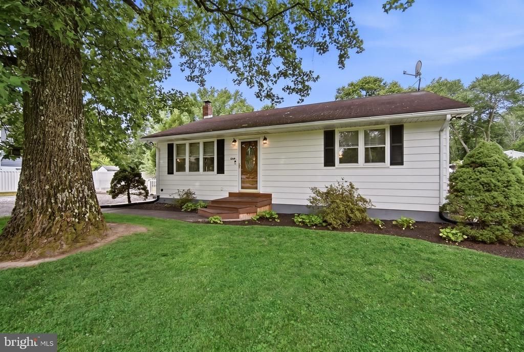 1269 Tanyard Road, Sewell, NJ 08080 Main Photo