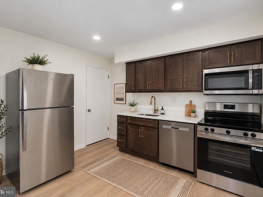 305 S Warminster Road, Unit D5, Hatboro, PA 19040 Main Photo