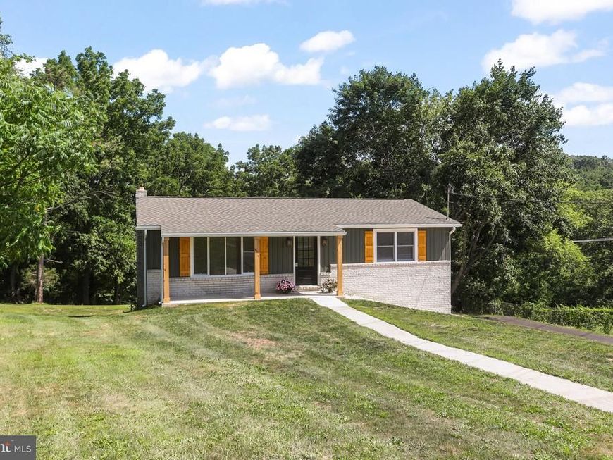 14 Waterfront Drive, Hanover, PA 17331 Main Photo