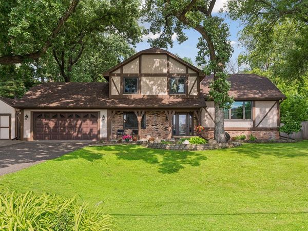 2480 Ariel Street N, North Saint Paul, MN 55109