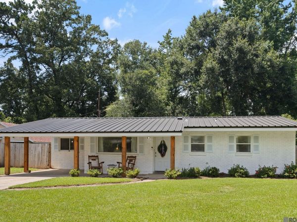5285 Pine St, St Francisville, LA 70775