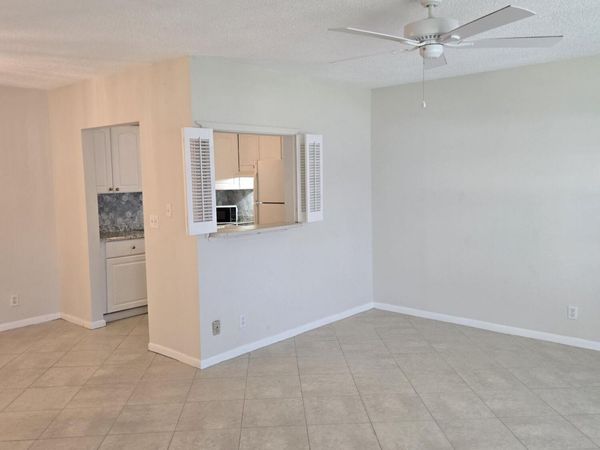 99 Salisbury E, West Palm Beach, FL 33417