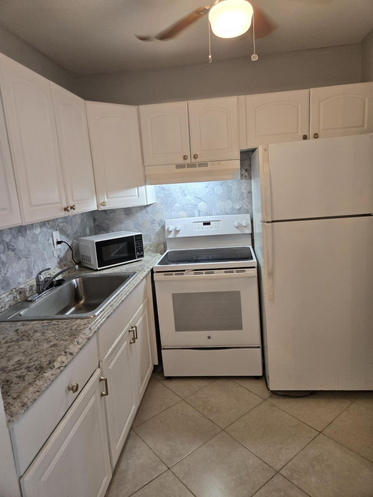 99 Salisbury E, West Palm Beach, FL 33417 Photo