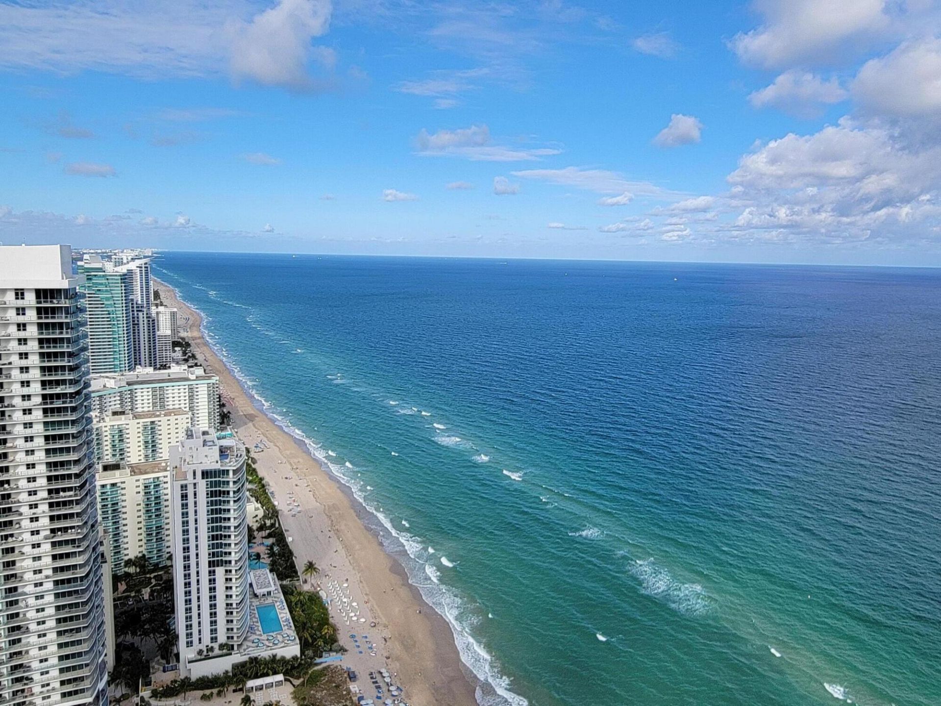 1830 S Ocean Drive, Unit 5111, Hallandale, FL 33009 Photo
