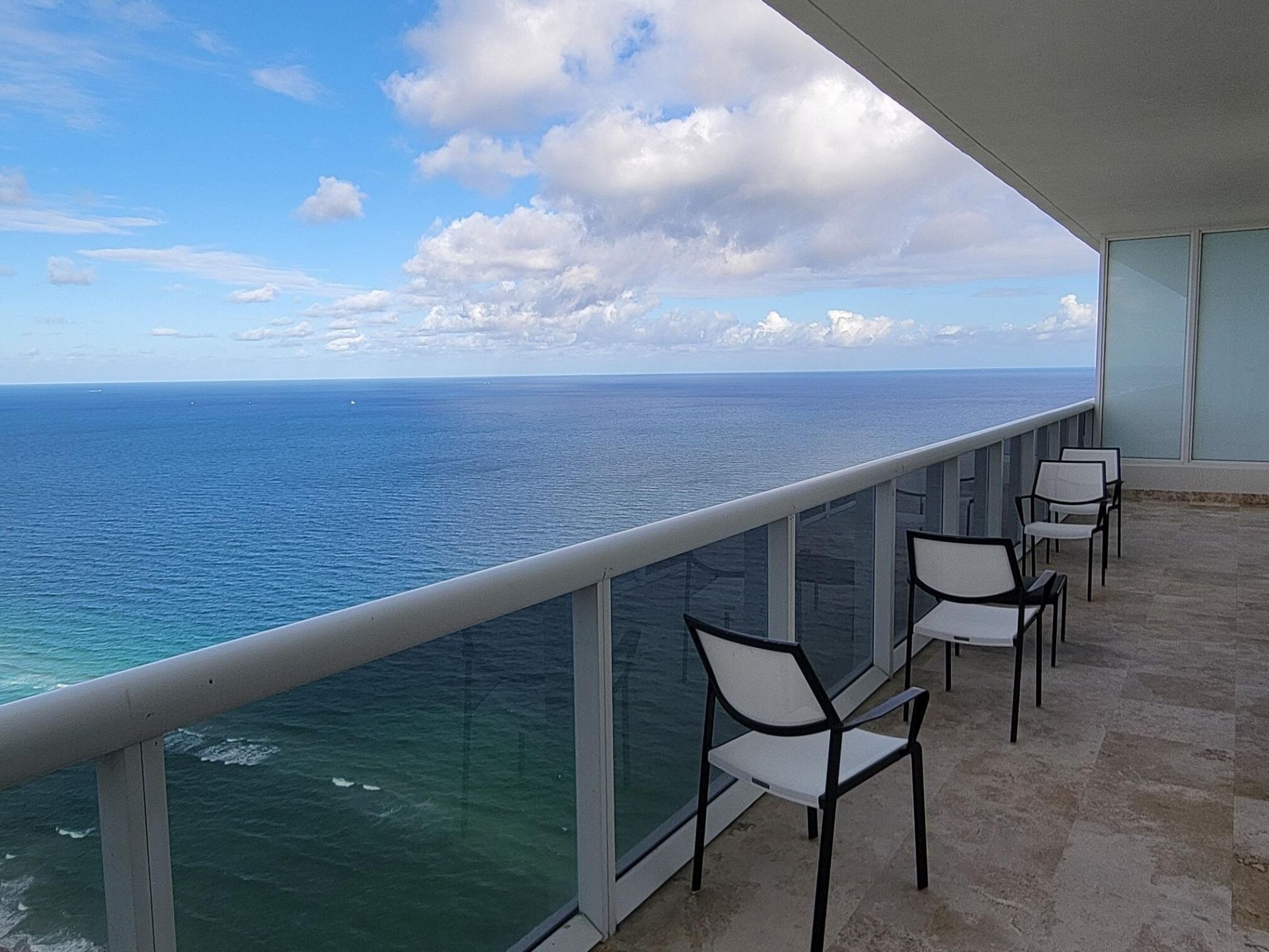 1830 S Ocean Drive, Unit 5111, Hallandale, FL 33009 Photo