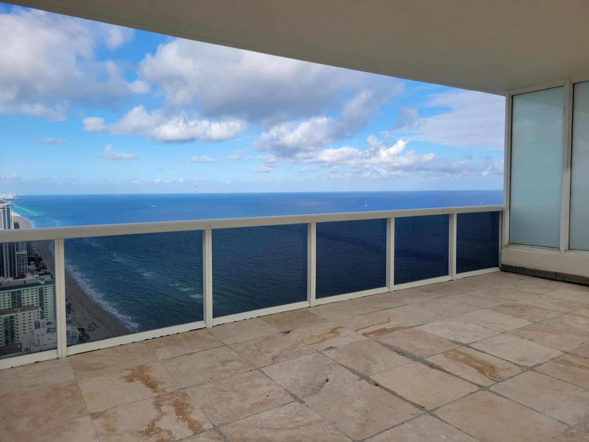 1830 S Ocean Drive, Unit 5111, Hallandale, FL 33009 Photo
