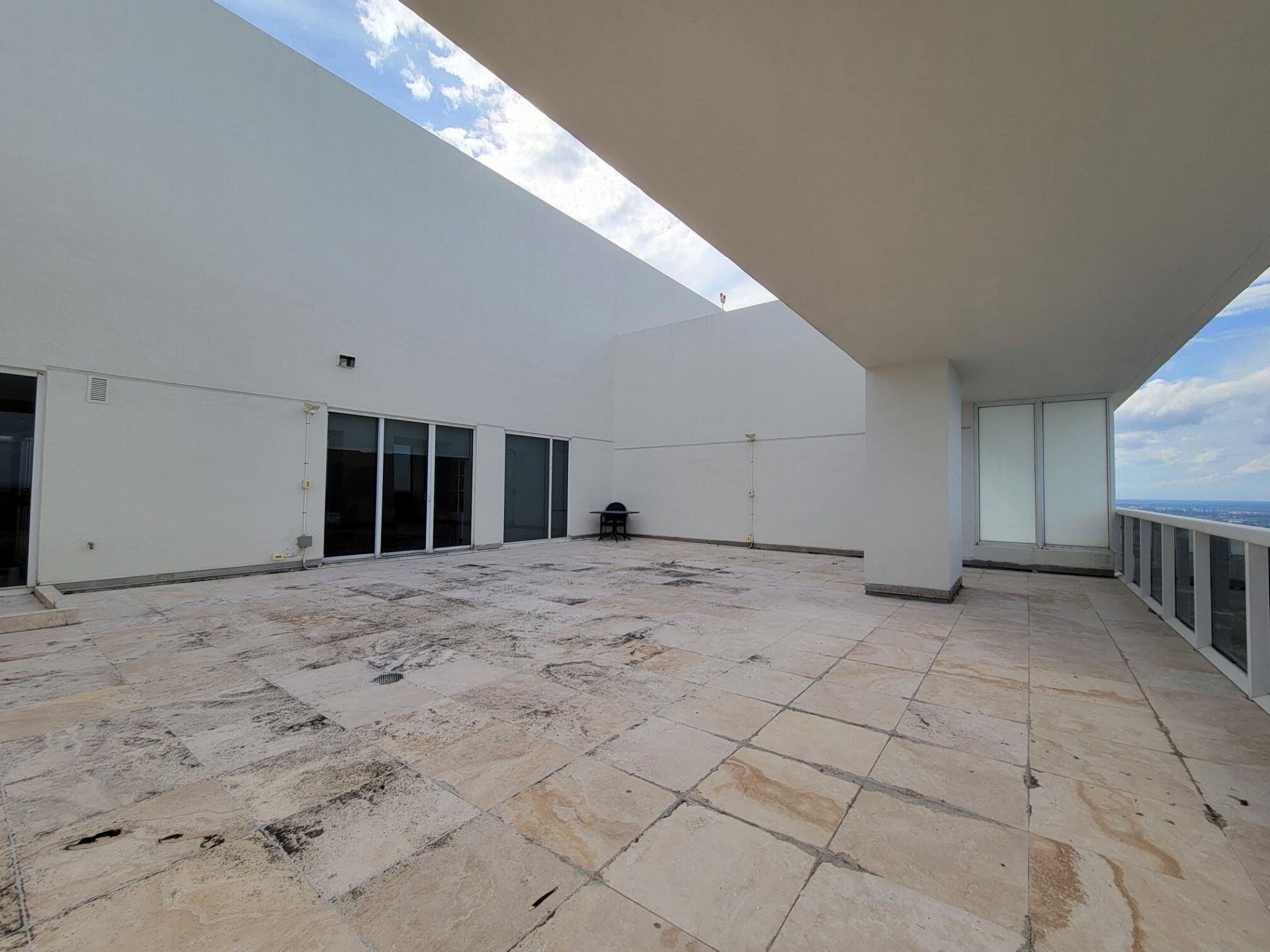 1830 S Ocean Drive, Unit 5111, Hallandale, FL 33009 Photo