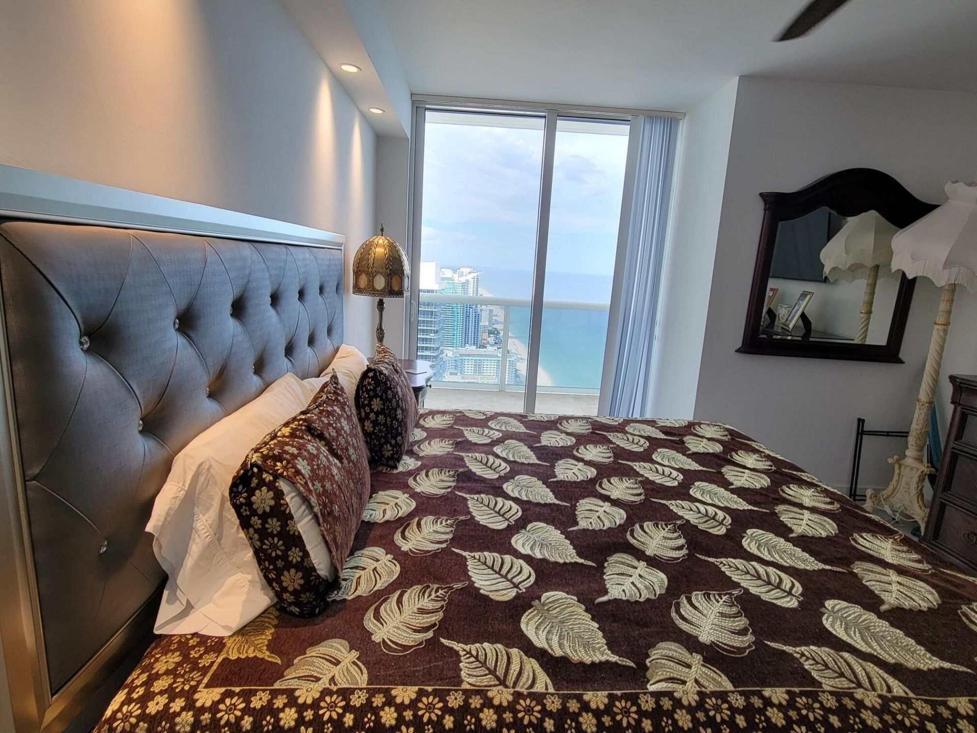 1830 S Ocean Drive, Unit 5111, Hallandale, FL 33009 Photo