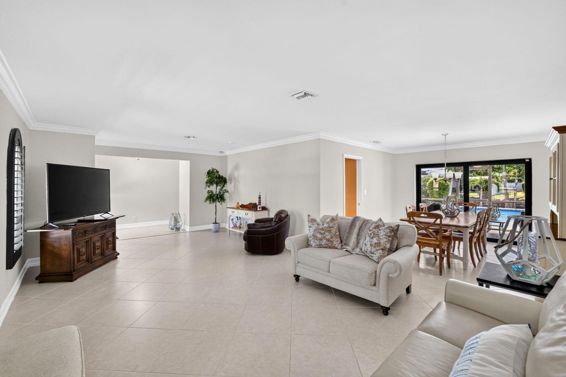 5570 NE 26th Avenue, Fort Lauderdale, FL 33308 Photo