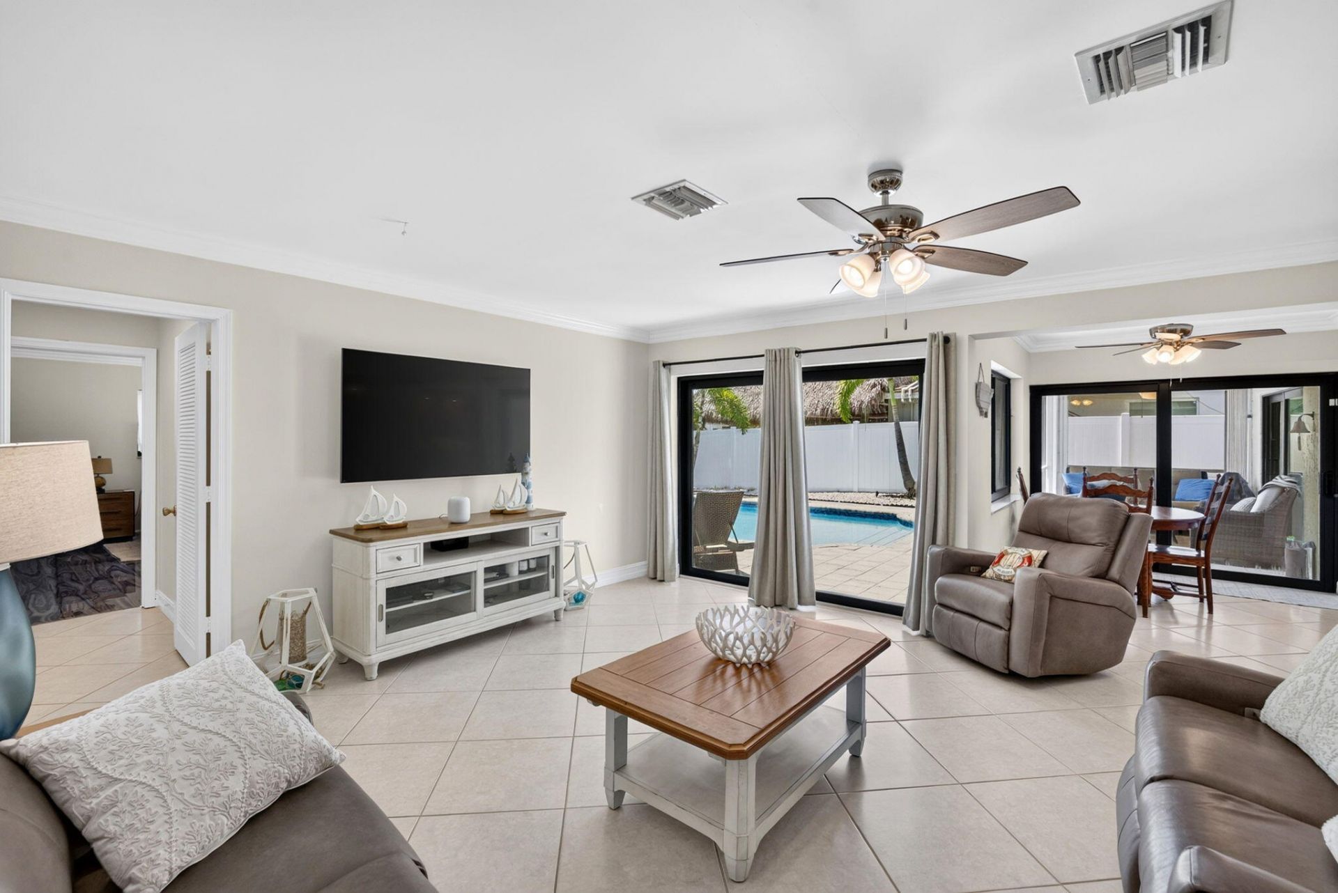 5570 NE 26th Avenue, Fort Lauderdale, FL 33308 Photo