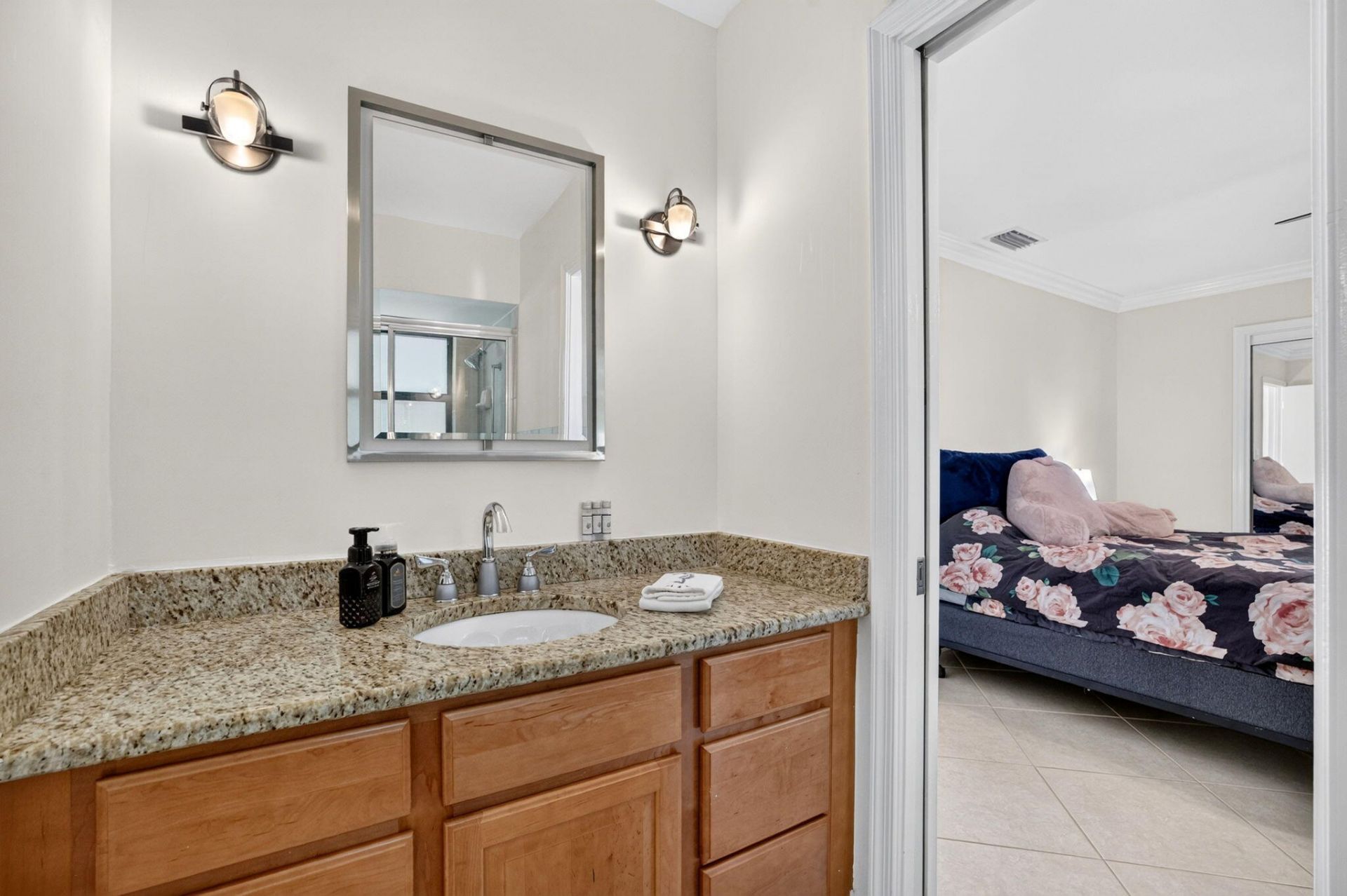 5570 NE 26th Avenue, Fort Lauderdale, FL 33308 Photo