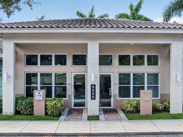 5200 S University Drive, Unit 103a, Davie, FL 00000