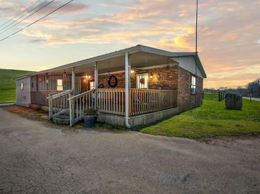 1376 S Highway 11 , Sharpsburg, KY 40374