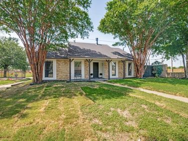 2036 Apple Valley Road, Plano, TX 75023