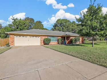 6016 Winifred Drive, Fort Worth, TX 76133