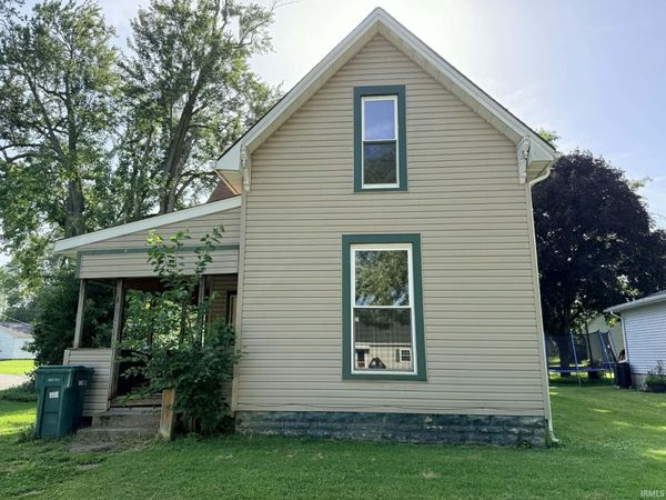 304 N Willow Street, Flora, IN 46929
