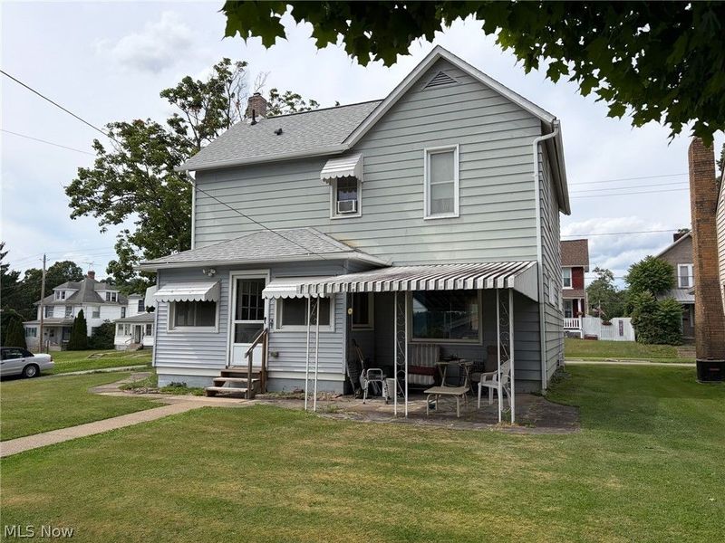 299 W Martin Street, East Palestine, OH 44413 Photo 2