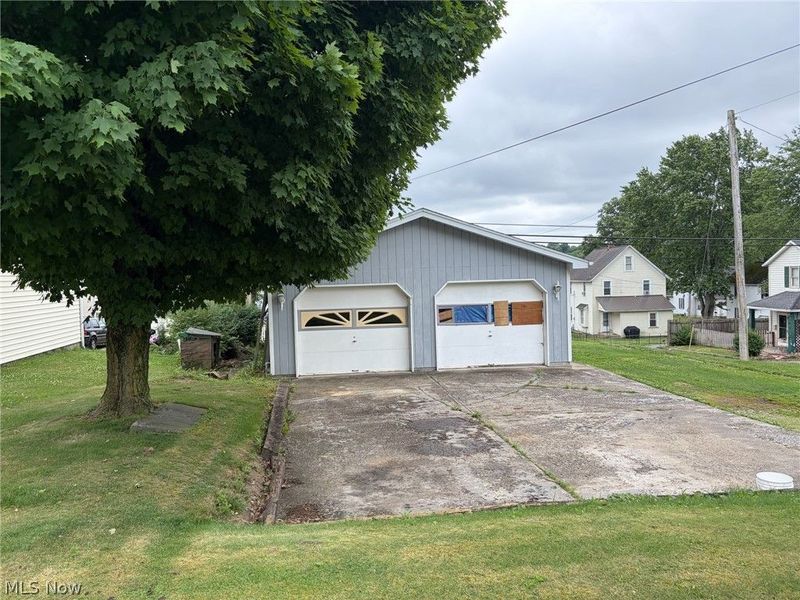 299 W Martin Street, East Palestine, OH 44413 Photo 6