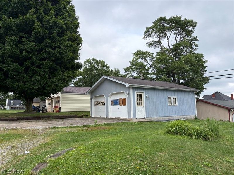 299 W Martin Street, East Palestine, OH 44413 Photo 7