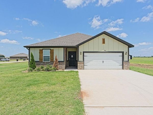 1710 Oak Way, Tuttle, OK 73089