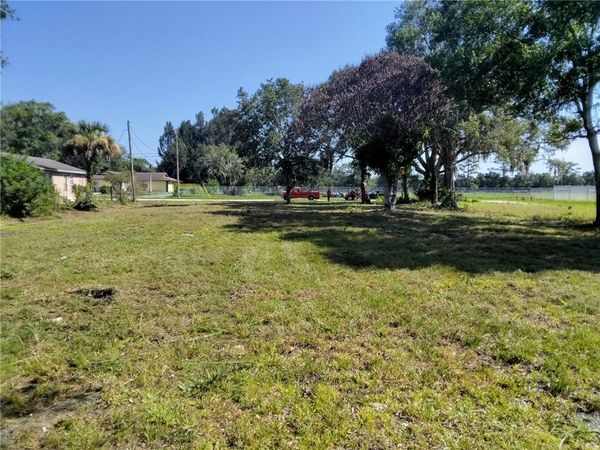 1075 Lincoln Street, Fellsmere, FL 32948