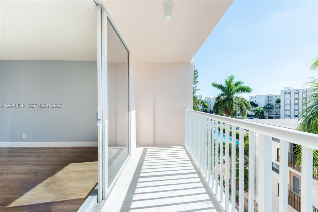 3161 S Ocean Dr, Unit 407, Hallandale Beach, FL 33009 Photo