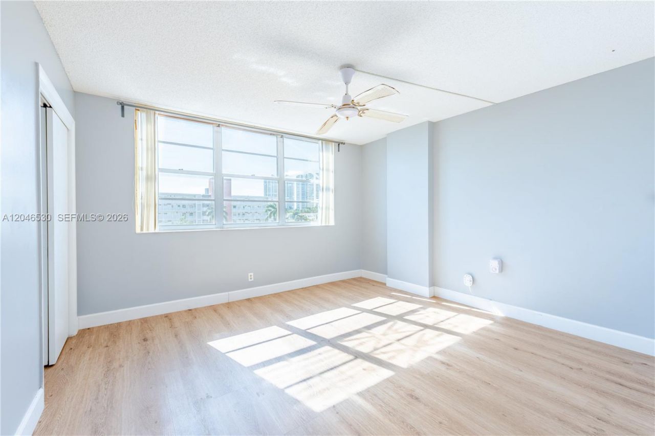 3161 S Ocean Dr, Unit 407, Hallandale Beach, FL 33009 Photo