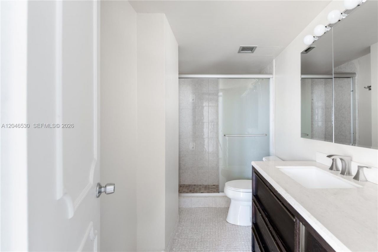 3161 S Ocean Dr, Unit 407, Hallandale Beach, FL 33009 Photo