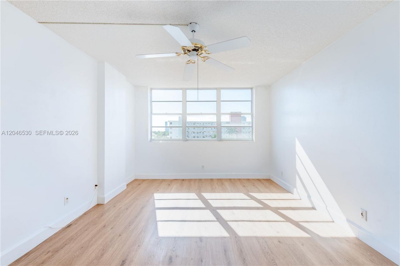 3161 S Ocean Dr, Unit 407, Hallandale Beach, FL 33009 Photo