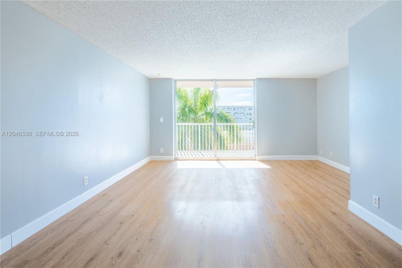 3161 S Ocean Dr, Unit 407, Hallandale Beach, FL 33009 Photo