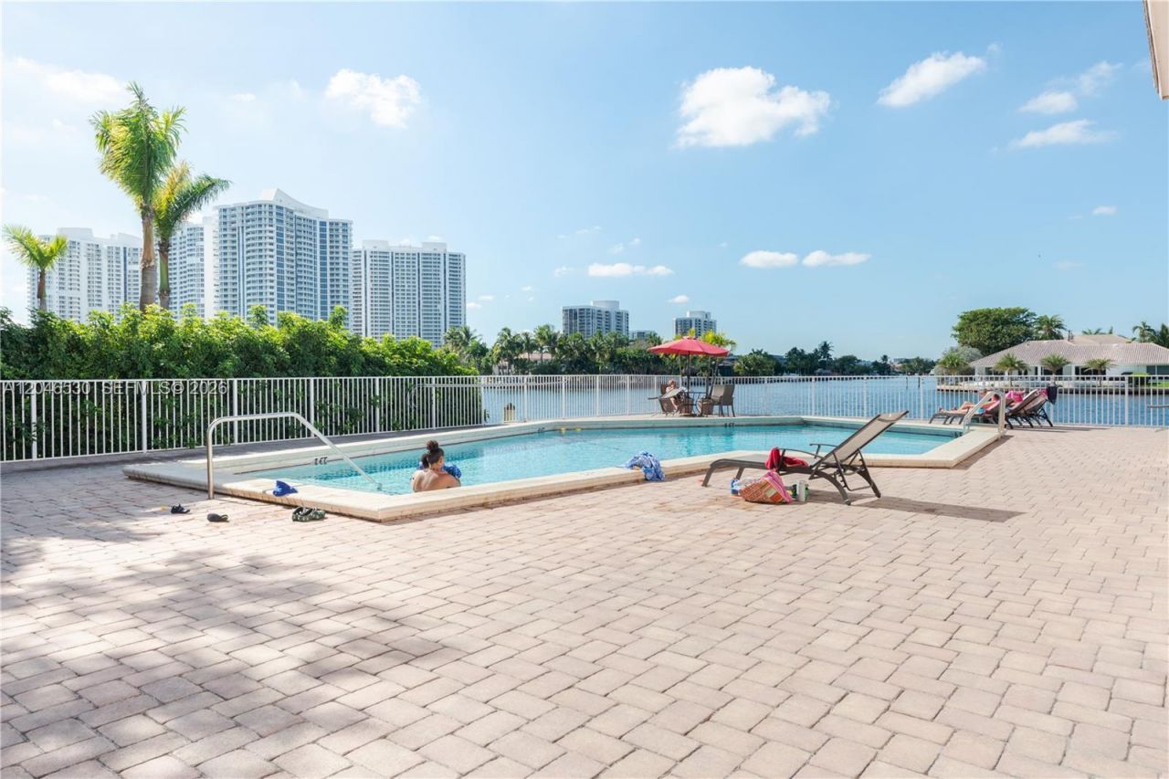 3161 S Ocean Dr, Unit 407, Hallandale Beach, FL 33009 Photo