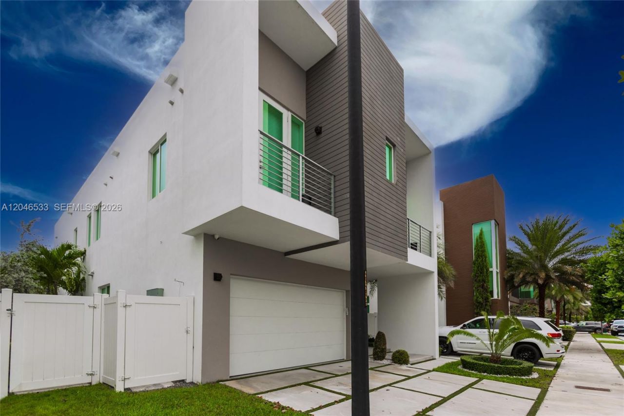 10561 NW 68th Ter , Doral, FL 33178 Photo