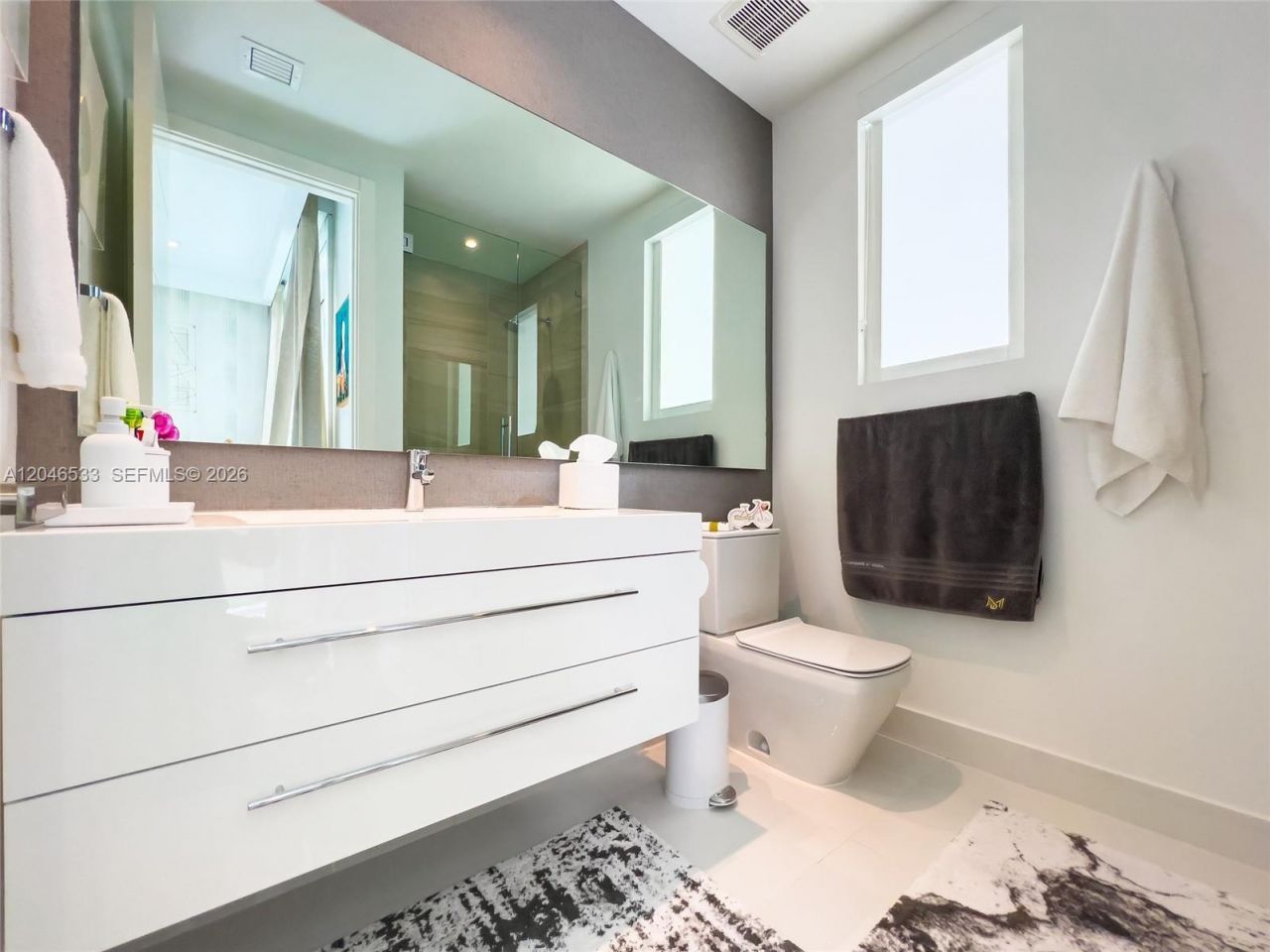 10561 NW 68th Ter , Doral, FL 33178 Photo