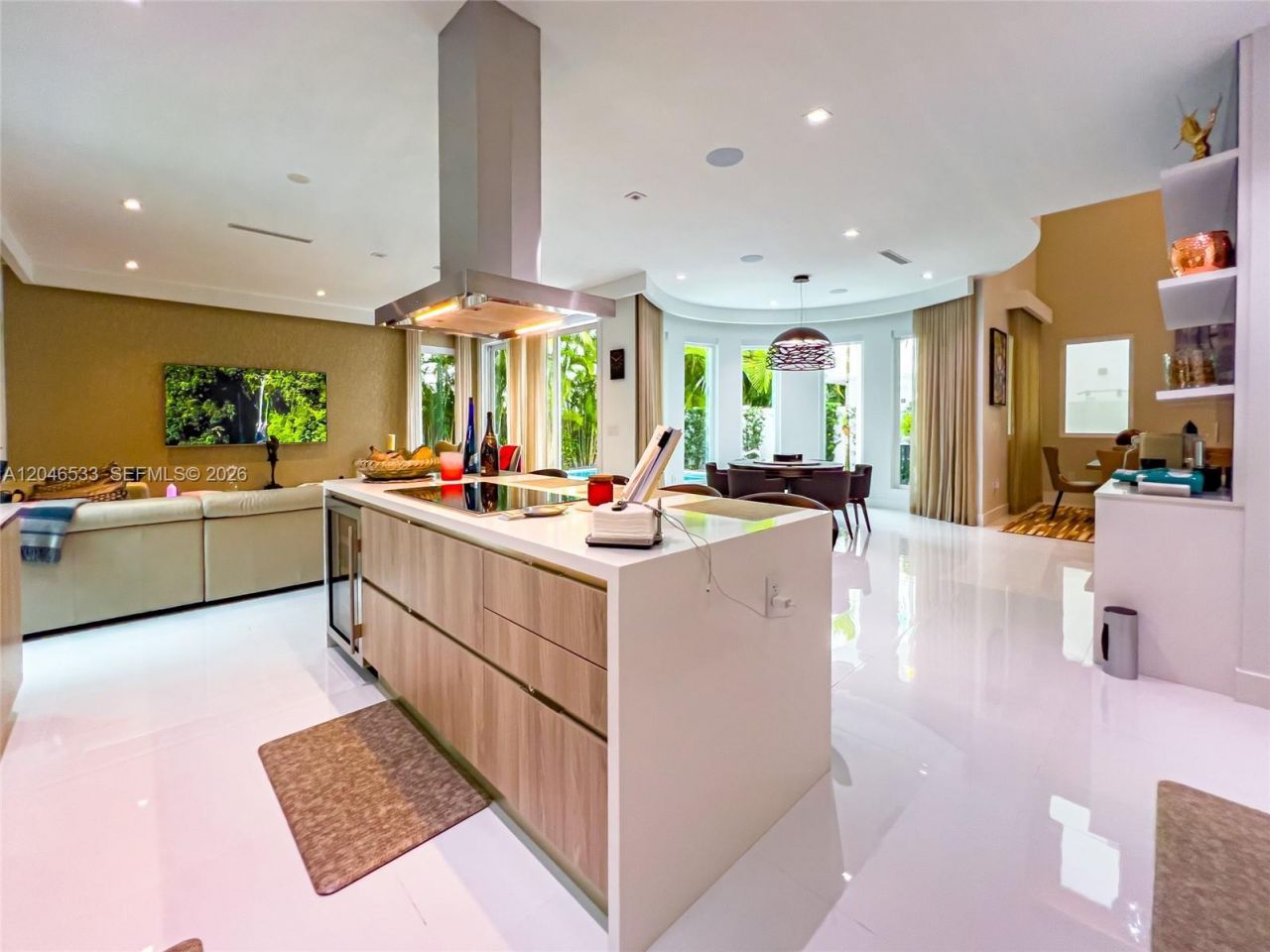 10561 NW 68th Ter , Doral, FL 33178 Photo