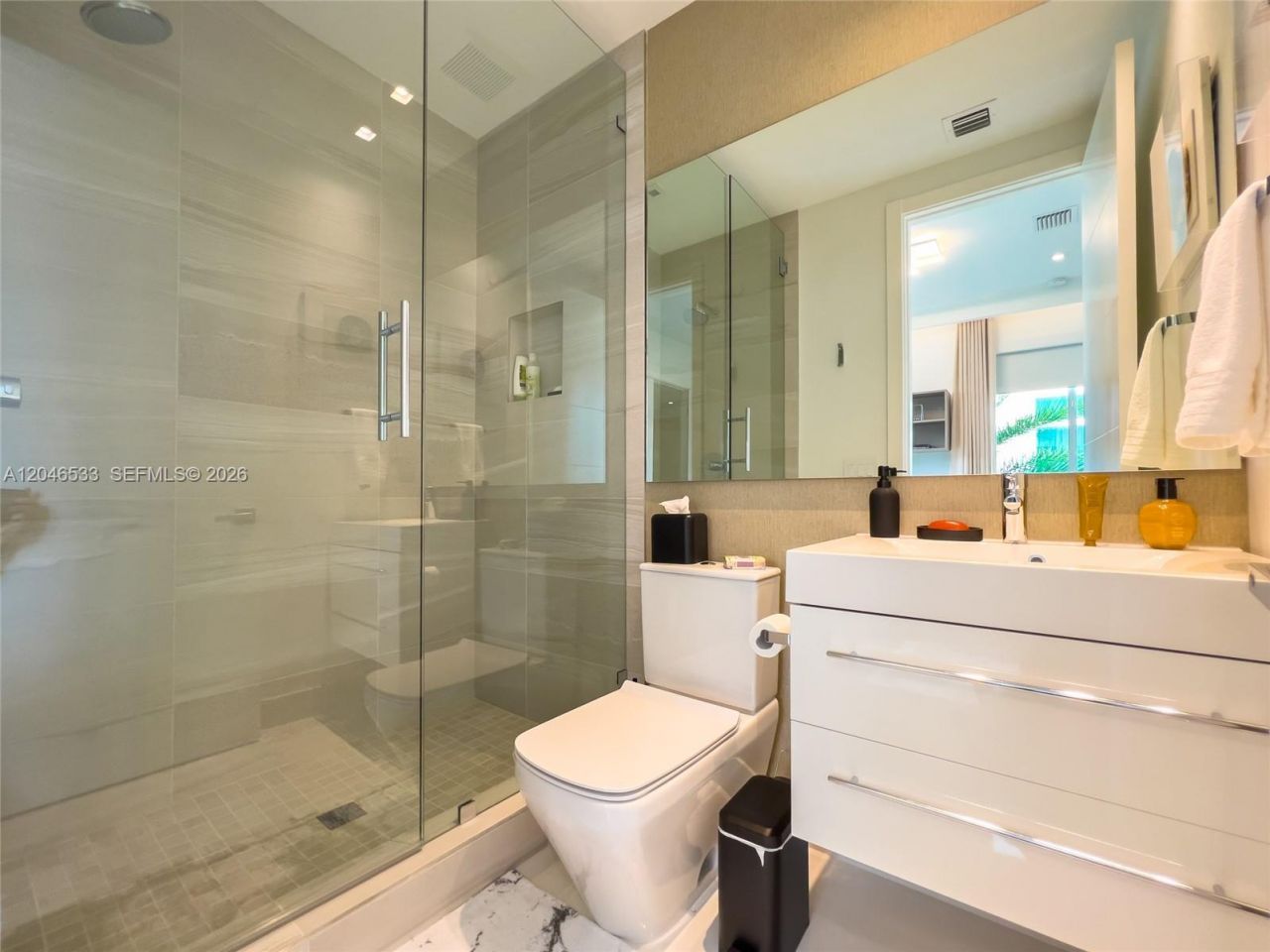 10561 NW 68th Ter , Doral, FL 33178 Photo