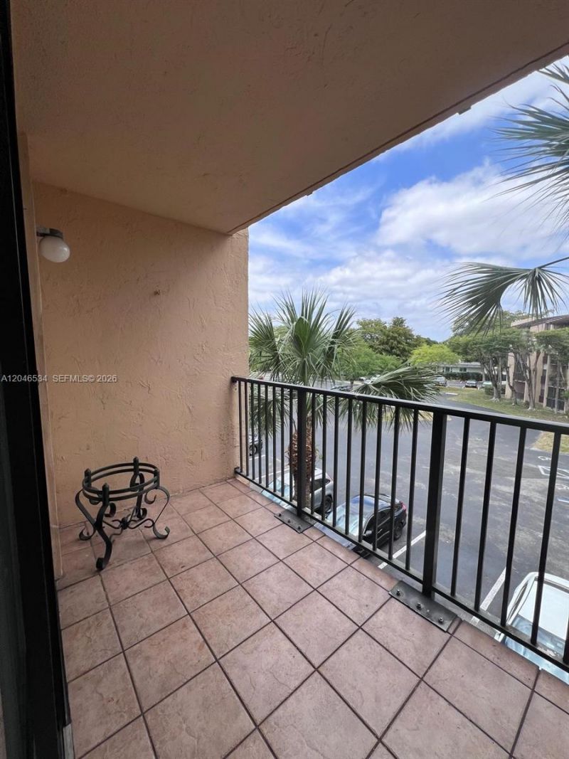 14601 N Kendall Dr , Unit 304K, Miami, FL 33186 Photo