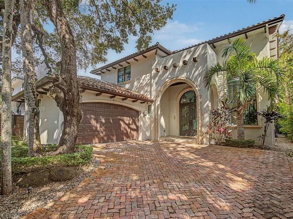 2561 Trapp Ave, Miami, FL 33133