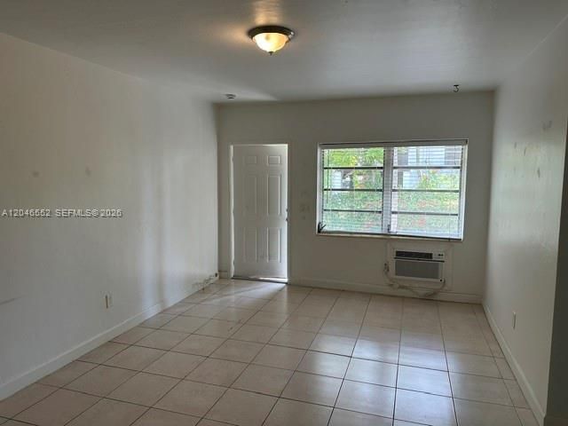 30 S Shore Dr , Unit 4, Miami Beach, FL 33141 Photo