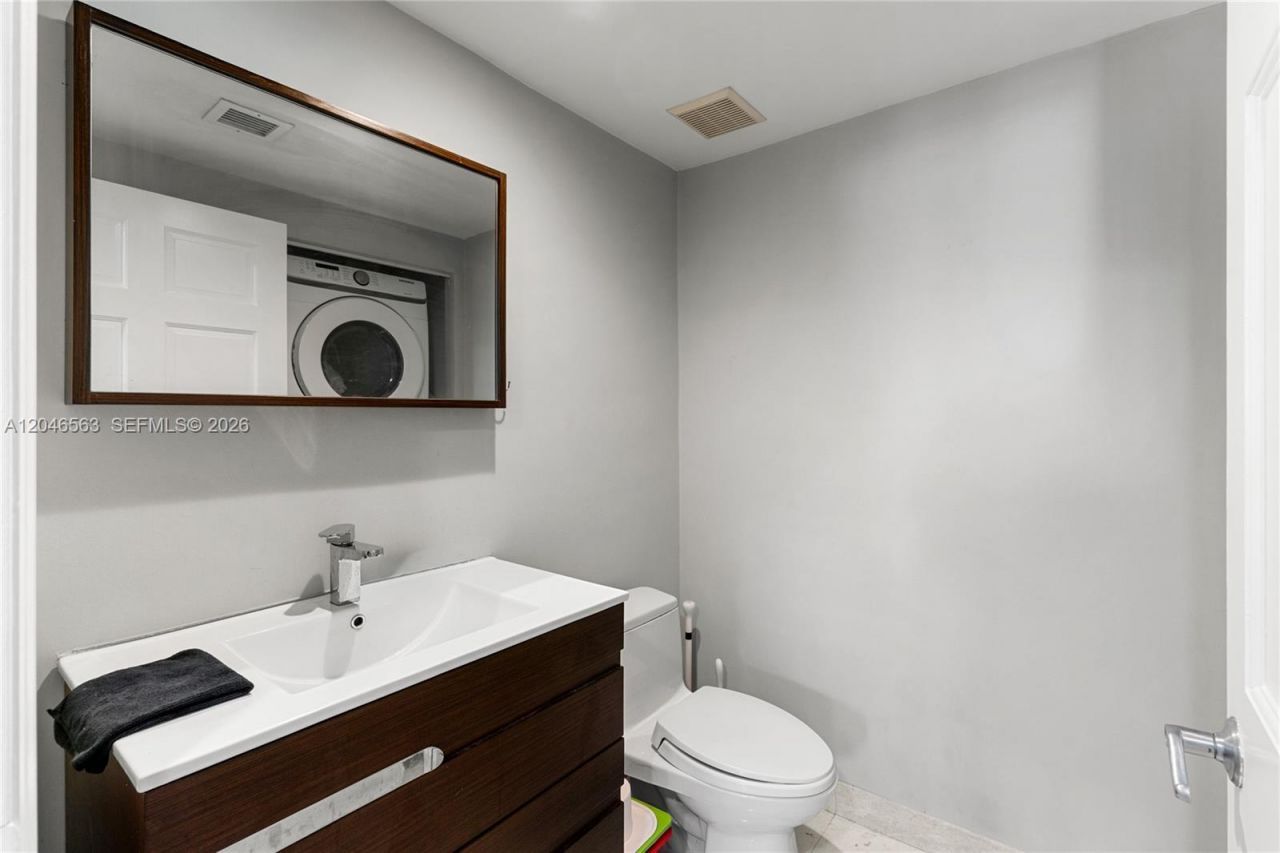 110 Washington Ave , Unit 2309, Miami Beach, FL 33139 Photo