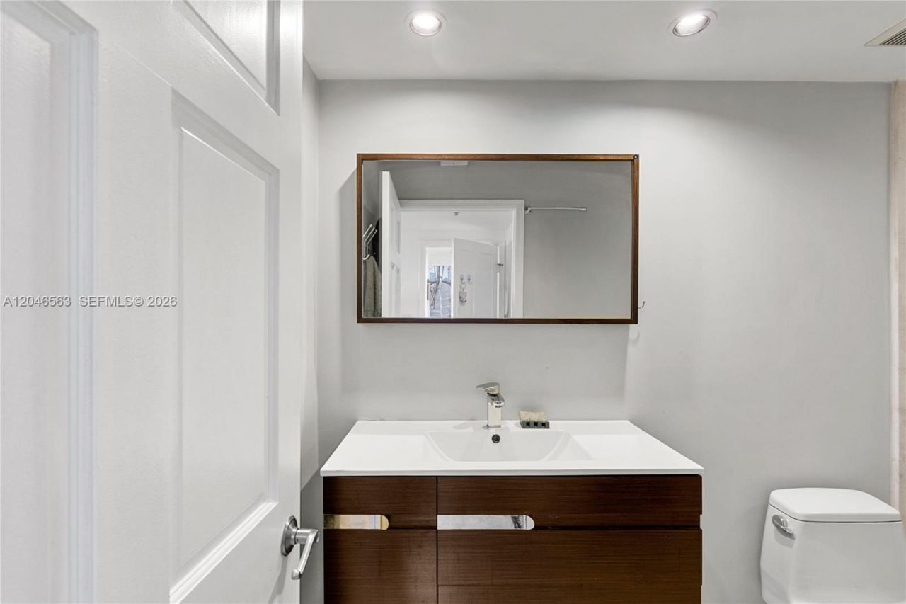 110 Washington Ave , Unit 2309, Miami Beach, FL 33139 Photo