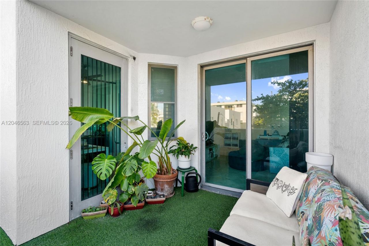 110 Washington Ave , Unit 2309, Miami Beach, FL 33139 Photo