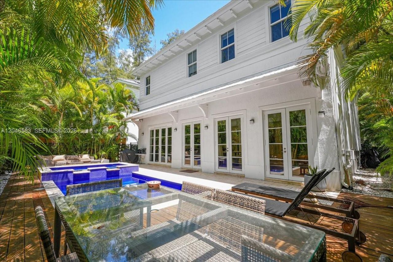 4734 Sunset Drive, Miami, FL 33143 Photo