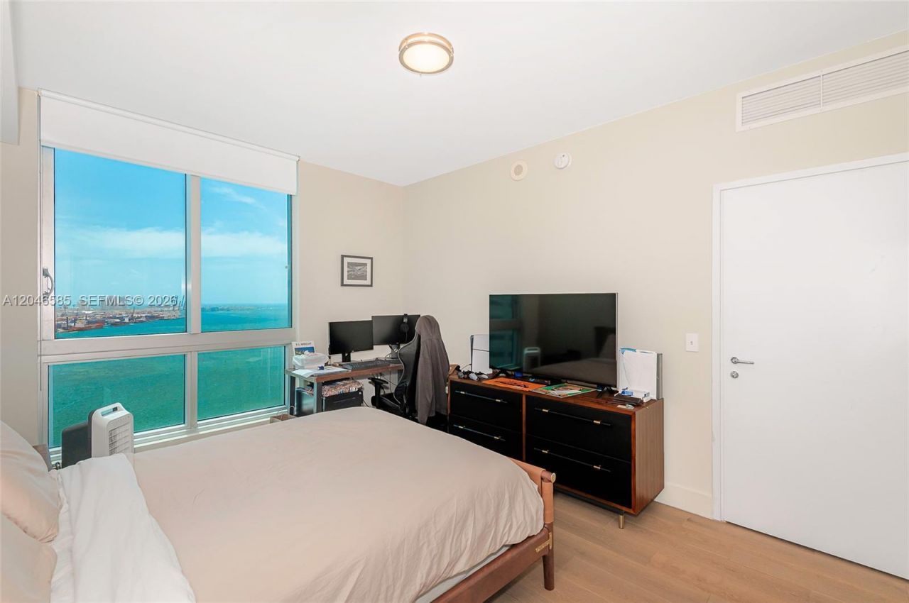 300 S Biscayne Blvd , Unit T-2612, Miami, FL 33131 Photo