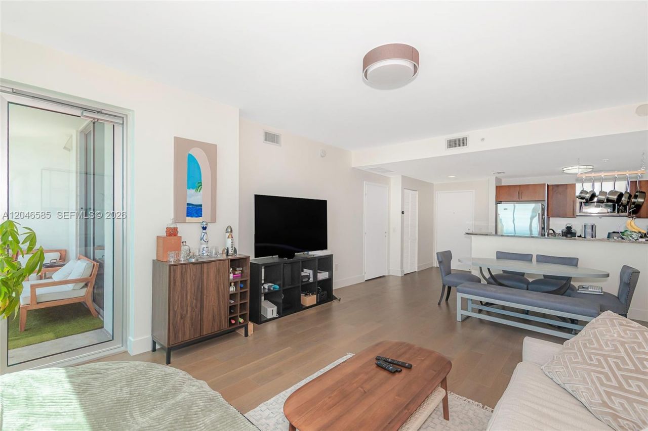 300 S Biscayne Blvd , Unit T-2612, Miami, FL 33131 Photo