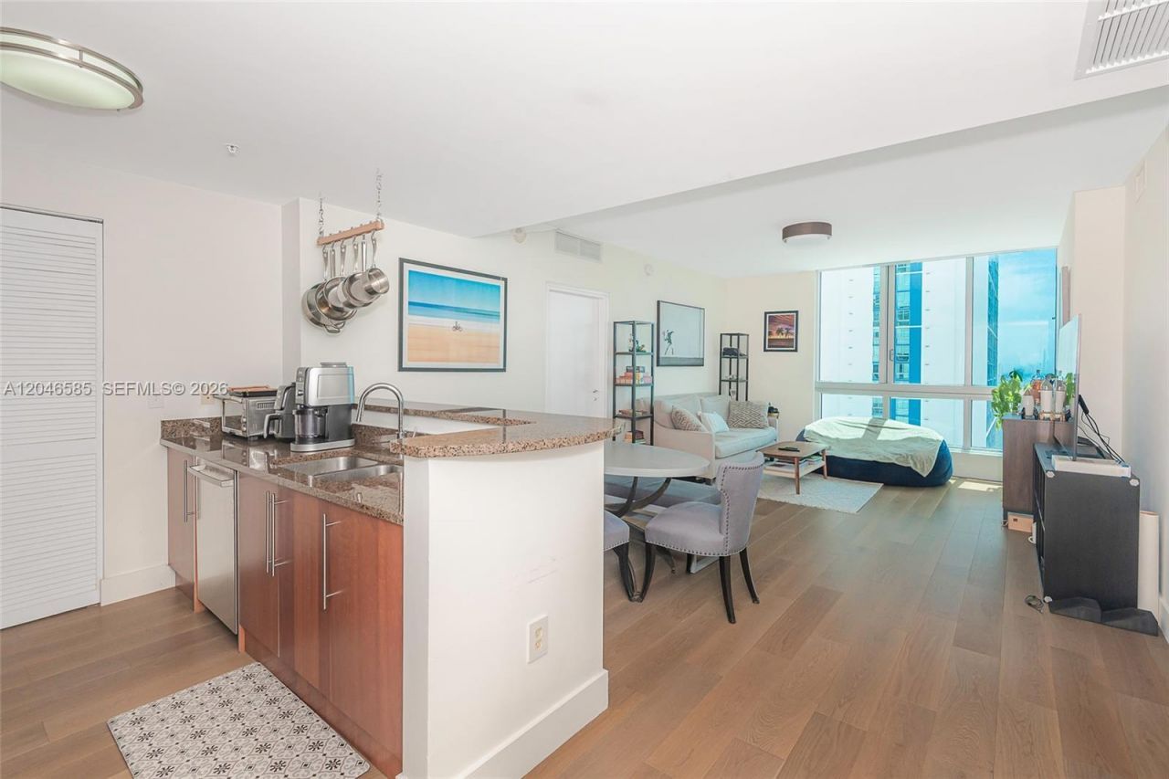 300 S Biscayne Blvd , Unit T-2612, Miami, FL 33131 Photo