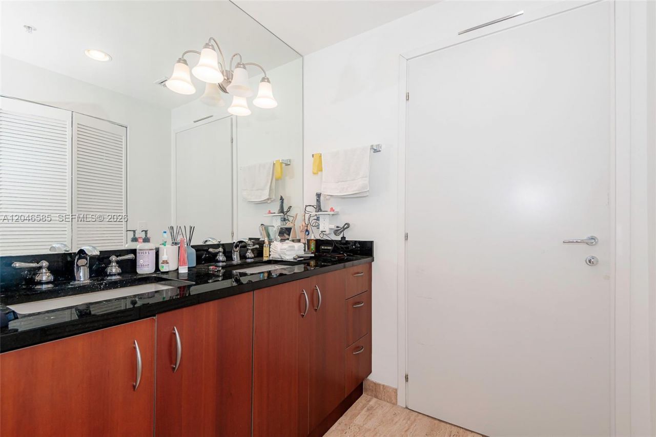 300 S Biscayne Blvd , Unit T-2612, Miami, FL 33131 Photo