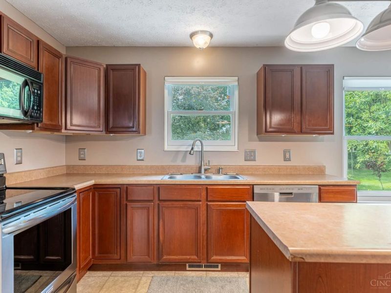11 S Glen Oak Drive, Springboro, OH 45066 Photo 6