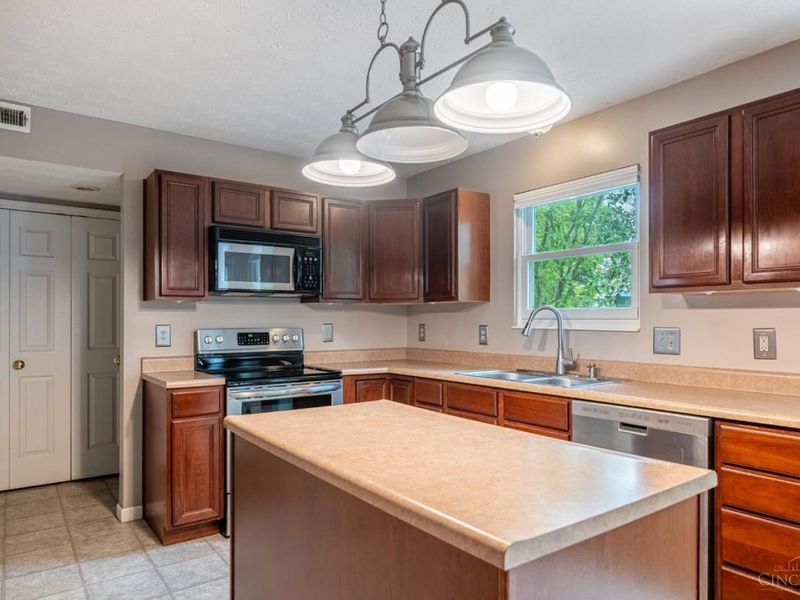 11 S Glen Oak Drive, Springboro, OH 45066 Photo 7