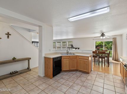 9490 Autumn Leaf Way, Reno, NV 89506 Photo
