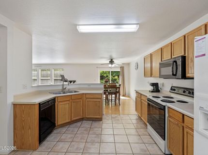 9490 Autumn Leaf Way, Reno, NV 89506 Photo